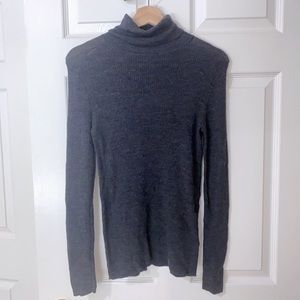 Uniqlo sweater size L